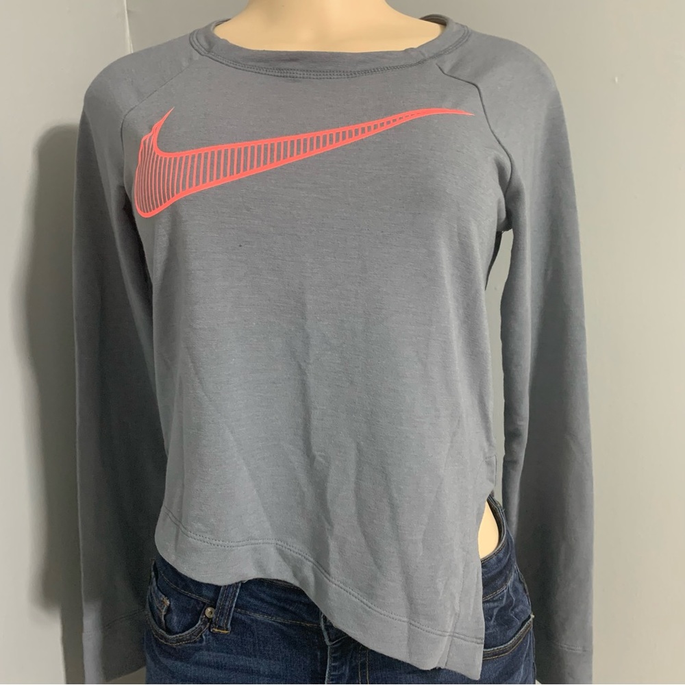 Nike Asymmetrical crop Top‎ size xs A56